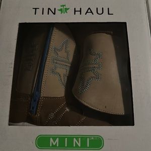 Tin Haul size 4 boots